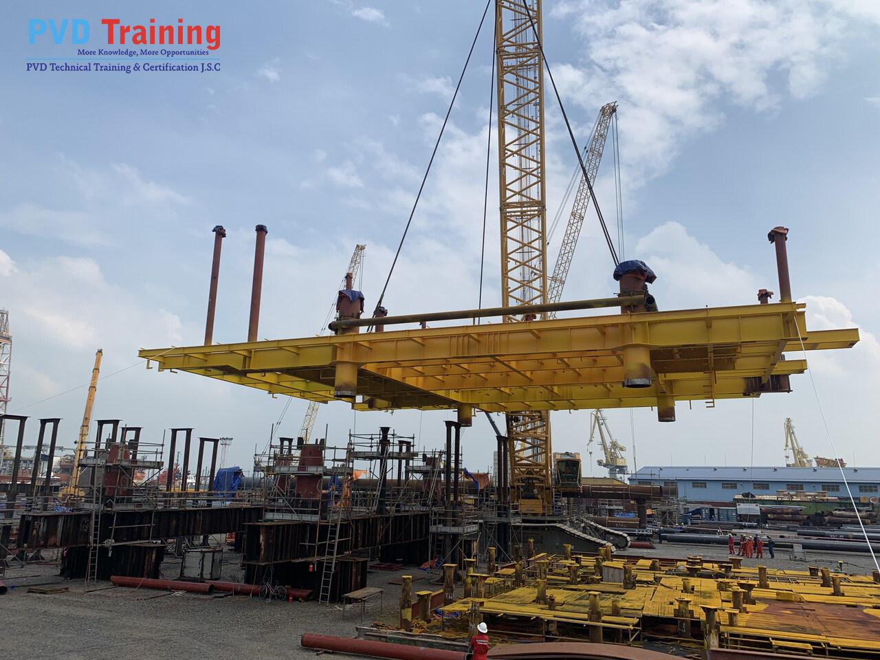 Nhà thầu PVD Training đang thi công nâng sàn số 01 - Dự án Cá Tầm 2 7 Z3322058769671 90088c4562d6bb0291ab104ef4070159