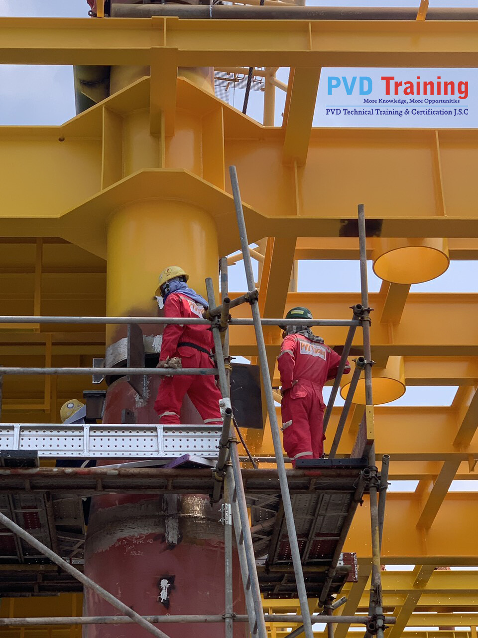 Nhà thầu PVD Training đang thi công nâng sàn số 01 - Dự án Cá Tầm 2 2 Z3322058769895 448463f0723d3da243ca35d0ea70a7b6