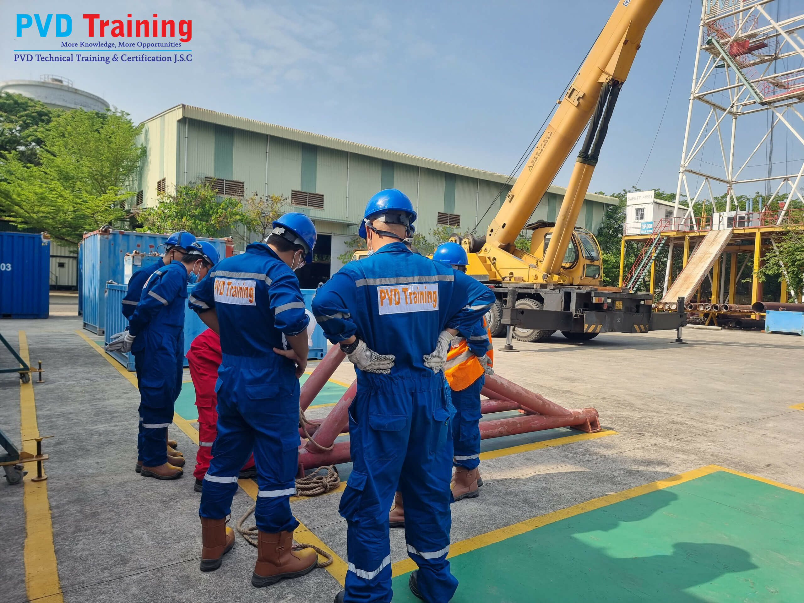Chúc mừng các học viên của PVD Training đã hoàn thành khoá học Banksman & Slinger Training (Stages 1 & 2) ngày 8/4/2022 2 Z3324656184619 6c18abed36e9f8cffa59644ebde8cdf4