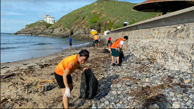 BEACH CLEAN-UP, LET’S SAVE OUR OCEAN 5 Z3511640618168 617cb16e4bdeebfa5e4266893703b612