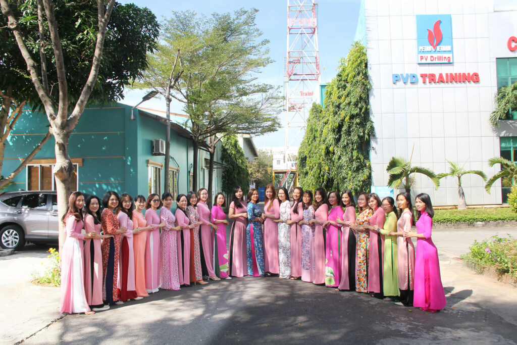 PVD Training hưởng ứng “Tuần lễ áo dài” từ ngày 01/03 – 08/03/2023 2 Hinh Web 1