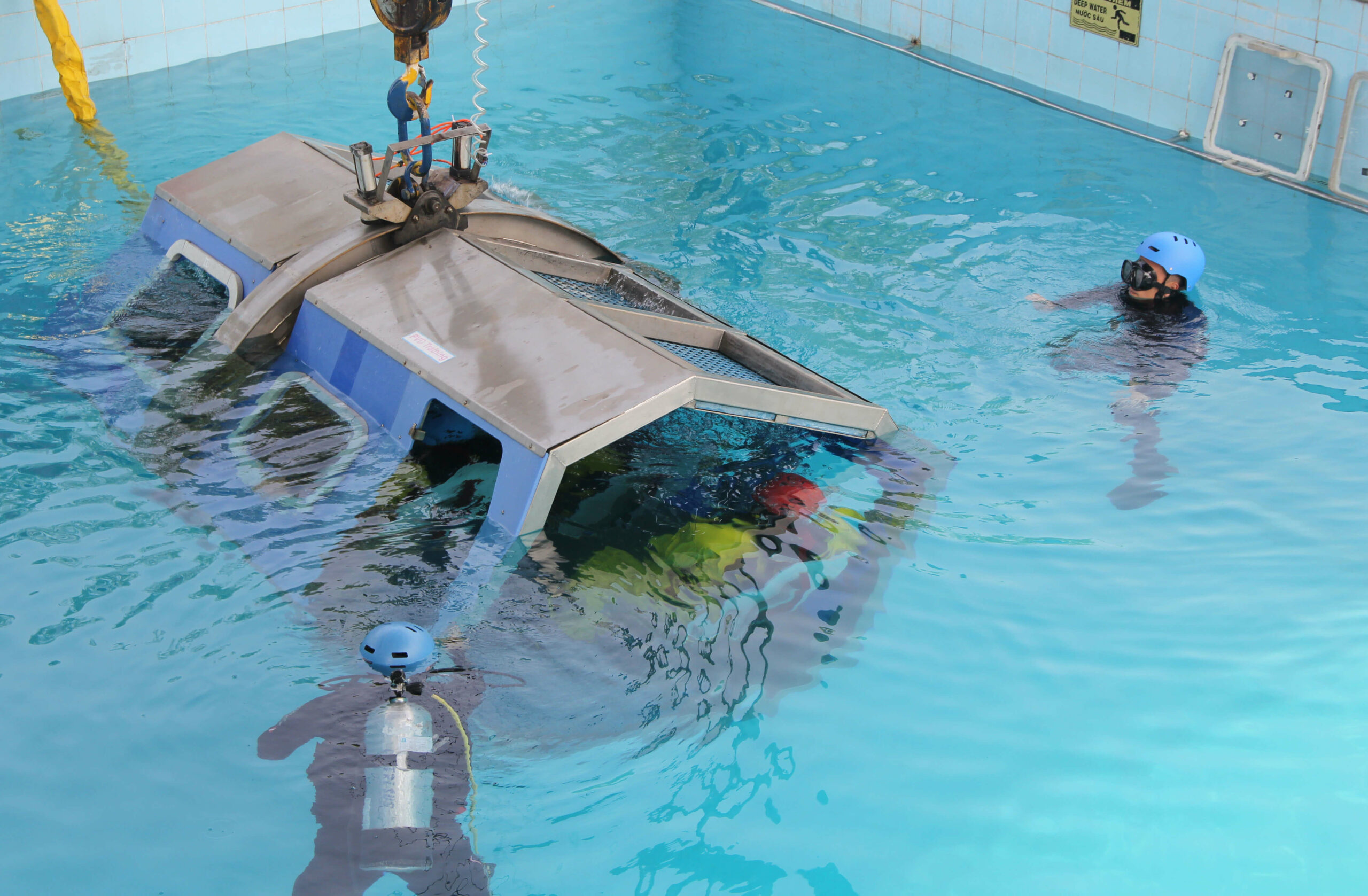 KỸ NĂNG THOÁT HIỂM KHI MÁY BAY TRỰC THĂNG GẶP SỰ CỐ 2 HUET 3 scaled