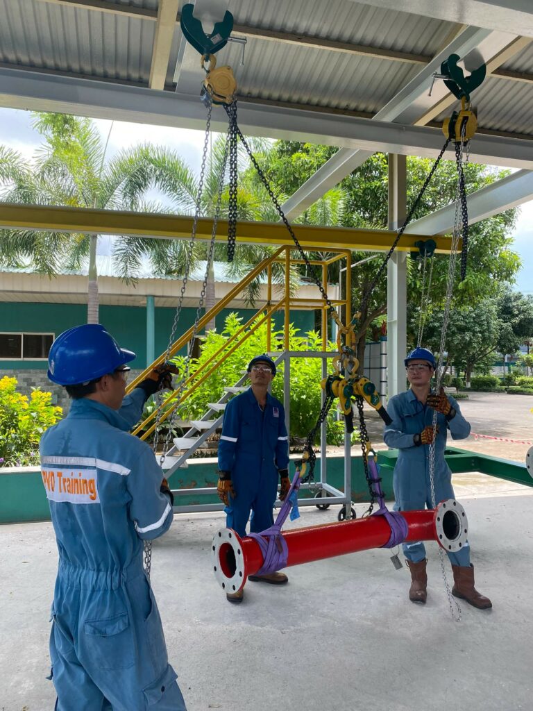 Thông báo triển khai khóa đào tạo OPITO Rigger Initial Training tại PVD Training 2 Practicing Rigger Initial