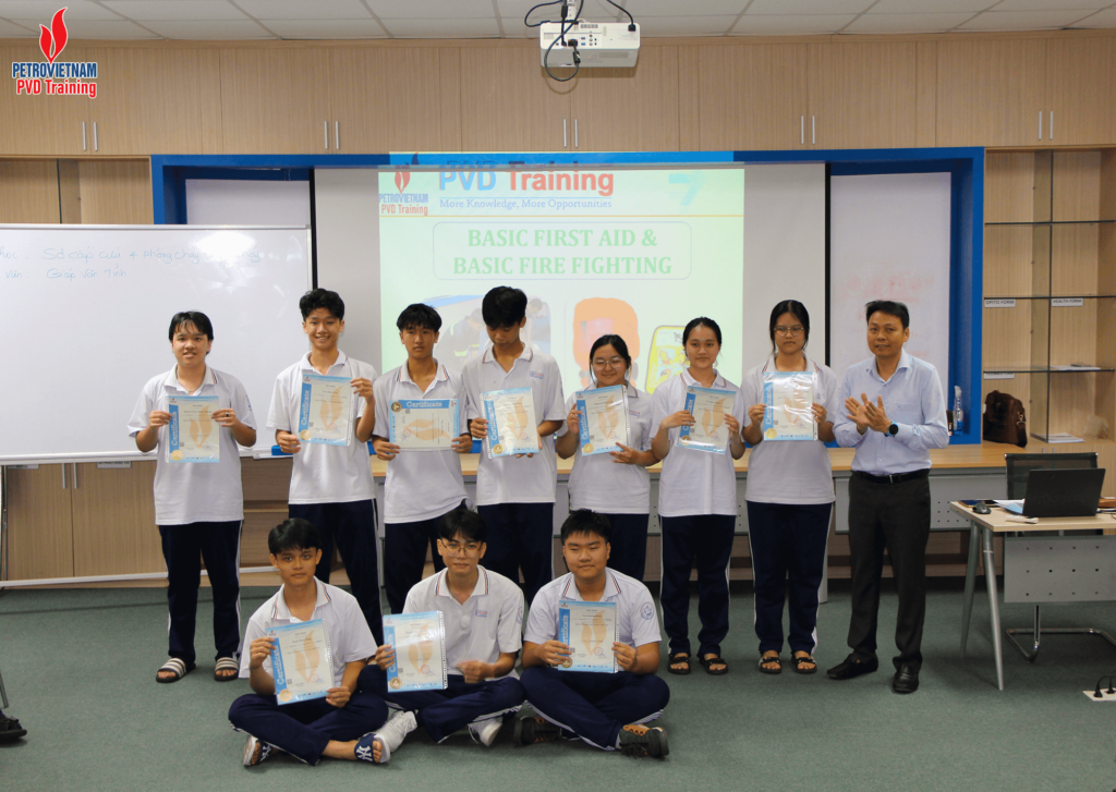 Hỗ trợ an toàn cộng đồng: PVD Training tổ chức thành công khóa học PCCC và Sơ cấp cứu cho học sinh THPT 5 IMG 4814 1