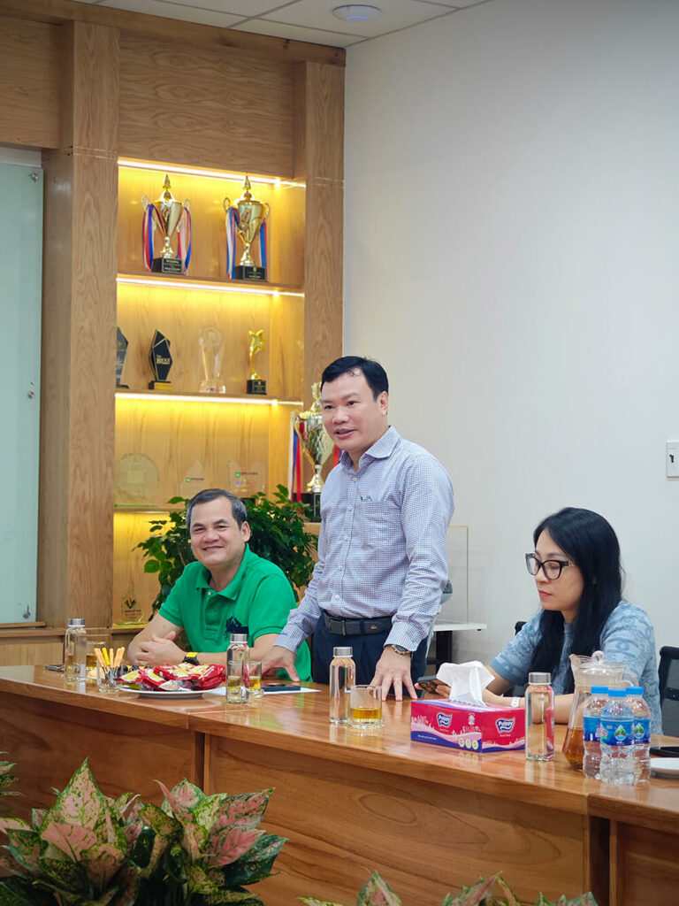 Công đoàn Tập đoàn Công nghiệp Năng lượng Quốc gia Việt Nam trao tặng 2 sân thể thao Pickleball cho PV Drilling 3 Anh 2 1