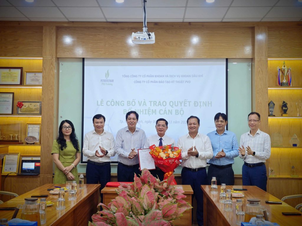 PVD TRAINING BỔ NHIỆM CÁN BỘ LÃNH ĐẠO MỚI 1 z7199186024586 92a0a48d292c7cd2c3ab701135340bf4