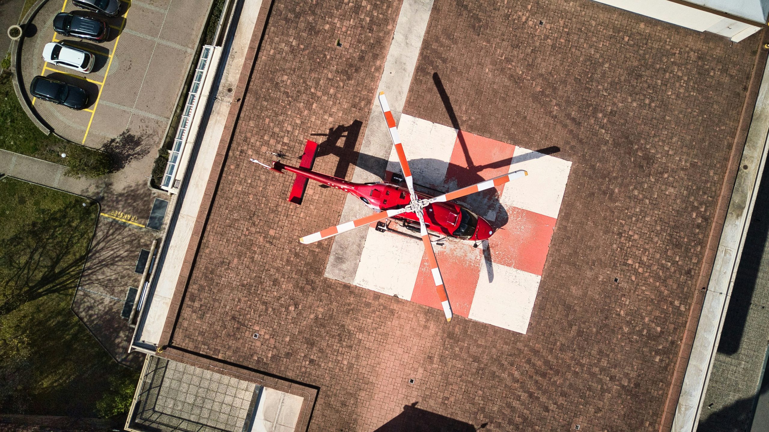 daniel r nUbi5zH0RBw unsplash scaled